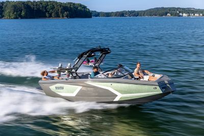 Build Custom Wake Boat Heyday® Wake Boats