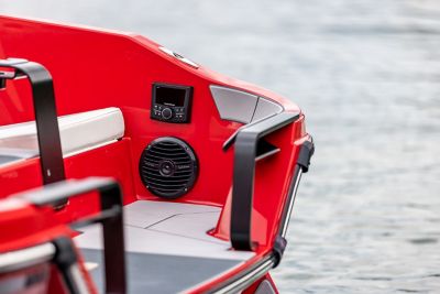  details of the rear of the H20 wake boat