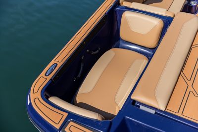  seat on a WT-2DC wake boat