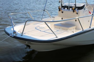 Boston Whaler 150 Montauk – Center Console Fishing Boat