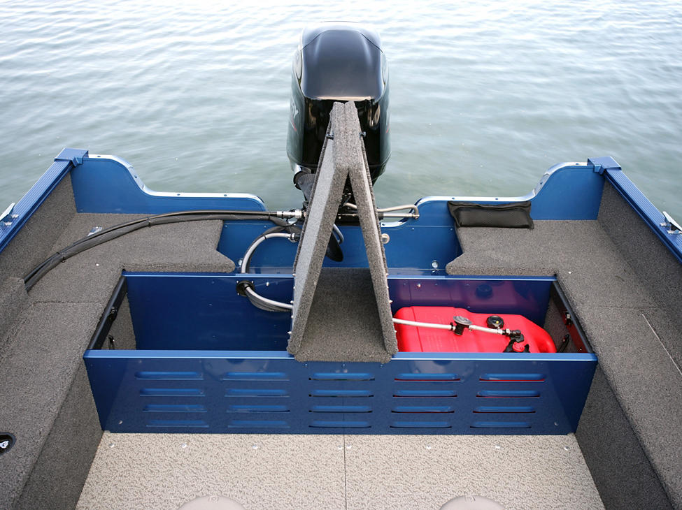 1650-Angler-Sport-and-SS-Aft-Deck-Storage-and-Fuel-Compartment-Open