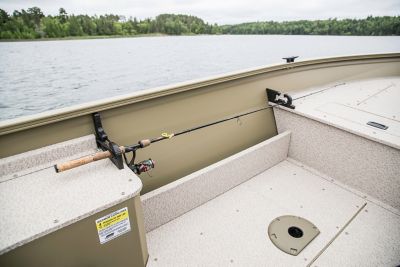 Crestliner Fishing Boats 1650 Discovery Side Console