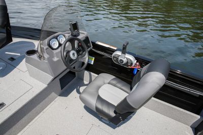 Crestliner Deep-V Hull Aluminum Fishing Boats | The Discovery Series