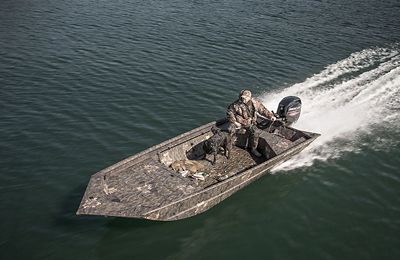 1760 Retriever Jon Deluxe Image