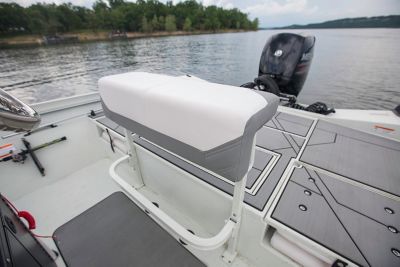 New Crestliner 1800 Bay Boat  Center Console Aluminum Bay Boat