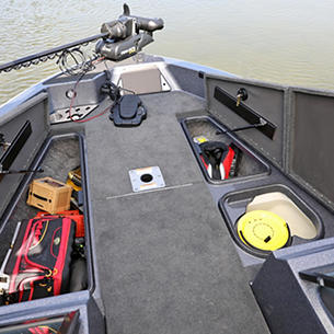 189-Pro-V-GL-Bow-Deck-Storage-Compartments-Open