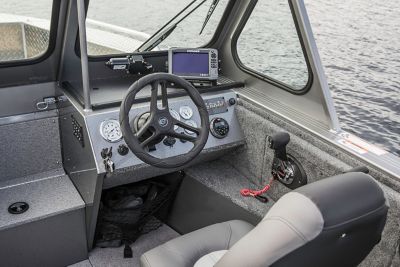 Research 2017 - Crestliner Boats - 2050 Commander Elite on iboats