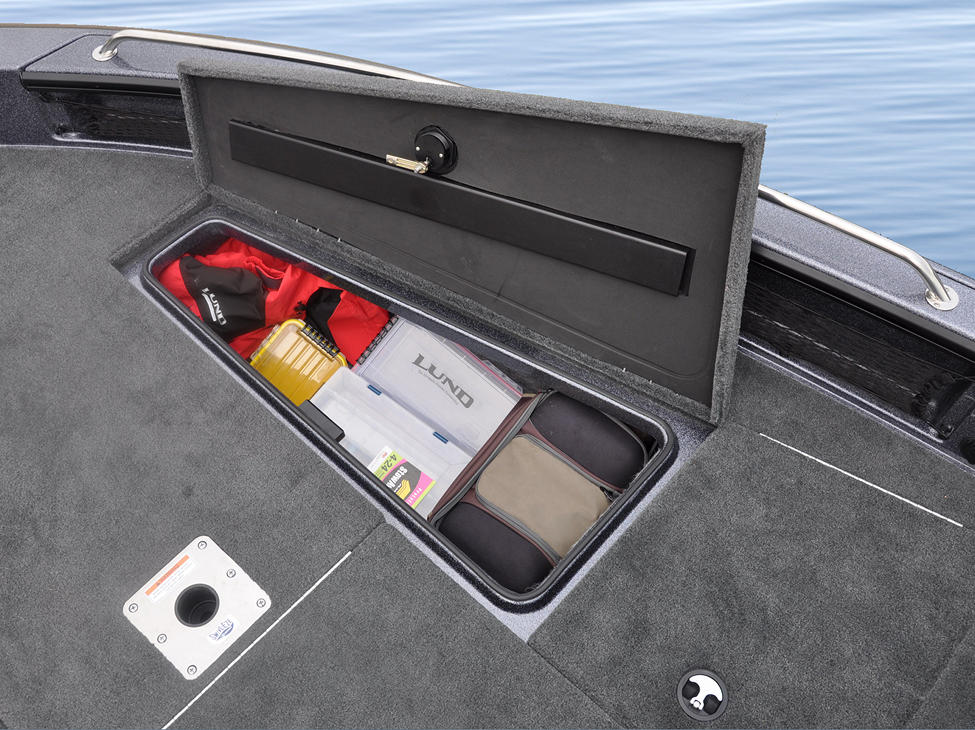 219-Pro-V-GL-Bow-Deck-Starboard-Storage-Compartment