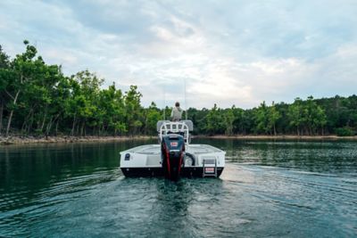 Lowe Boats Bay 20 