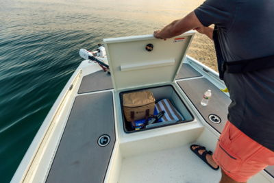 Lowe® 18' Bay Boat: Center Console All-welded Inshore Boat