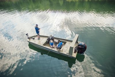 Lowe 20 Outlet Aluminum Fishing Boat