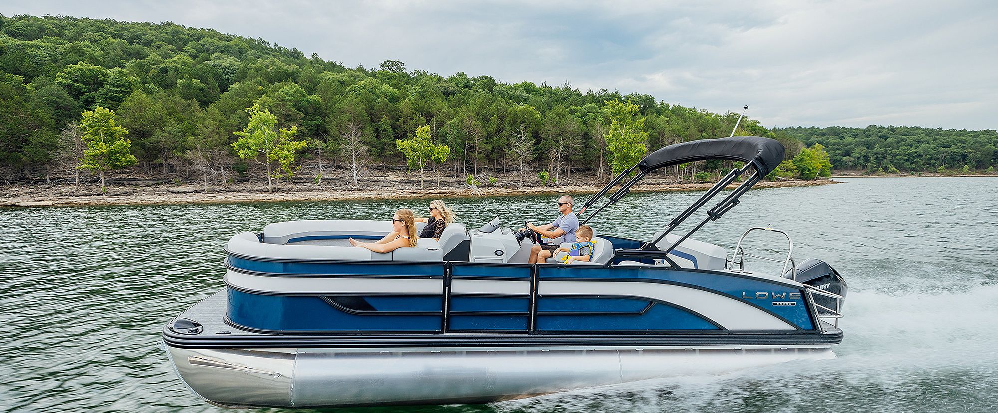 Family Relaxing on a LoweSS 230 Pontoon Boat