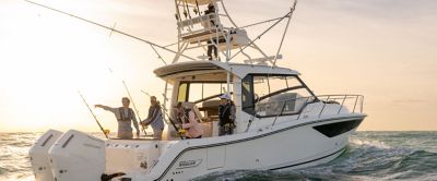 Boston Whaler 365 Conquest – Explore Cabin Cruiser Models