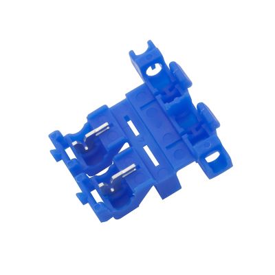 Snap-on blue fuse holder for ATC/ATO fuses with dual slots, designed for 18-14 gauge wire, supports 20 Amp current.