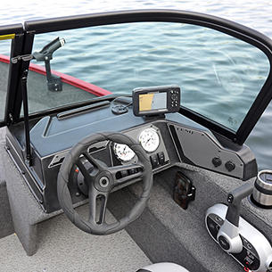 1650 Angler Sport - Starboard Console