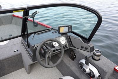 1650 Angler Sport - Starboard Console