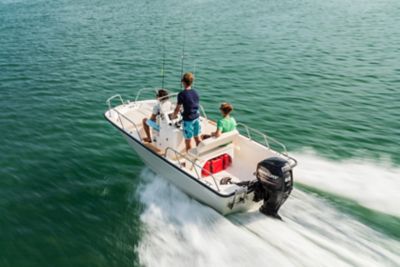 Boston Whaler 150 Montauk – Center Console Fishing Boat