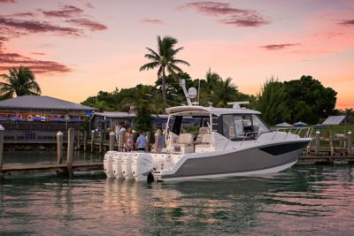 Boston Whaler - Harbors for Lunch