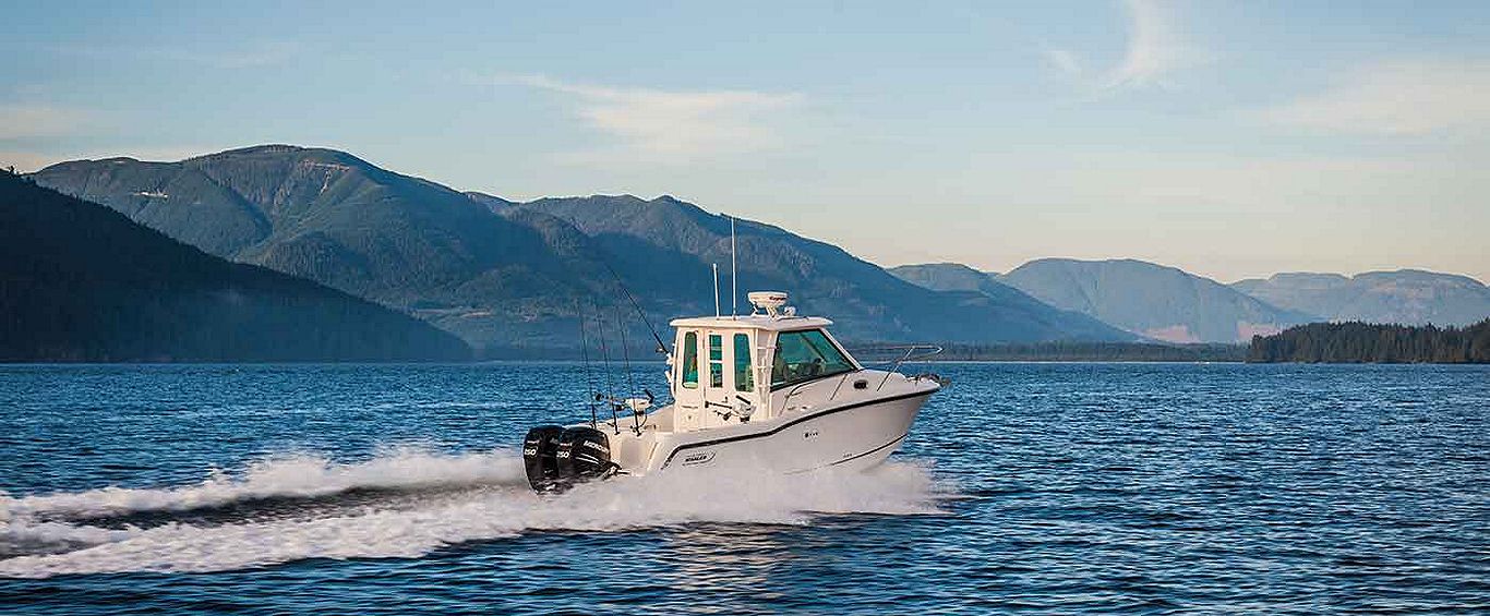 Boston-Whaler-285-Conquest-Pilothouse-Gallery-3