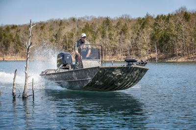 Retriever FCC - Center Console Hunting Boat