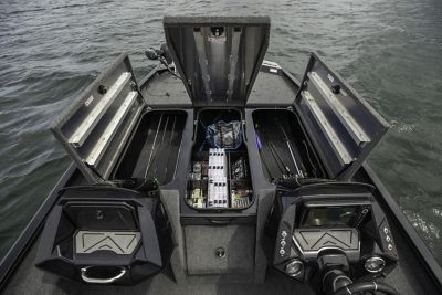 New Crestliner MX 21  21 Foot Tournament-Level Bass Boat