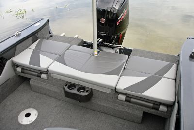 Crossover-XS-Aft-Deck-Sun-Pad-shown-with-Ski-Pylon