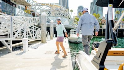Bayliner Couple Unloading Boat