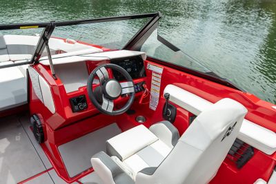 Helm on the H20 wake boat