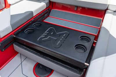  interior cupholders on the H20 wake boat