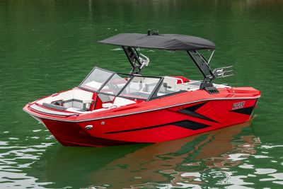 front port view of the H20 wake boat