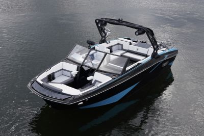 front port view of the H22 wake boat
