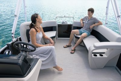 Harris-Pontoon-Boats-Breeze-210-CW-Aft-Lifestyle-2025-24693