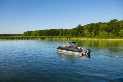 Harris-Pontoon-Boats-Crowne-250-SL-Floating-2025-07537