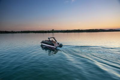 Harris-Pontoon-Boats-Crowne-250-SL-Sunset-Running-2025-08241