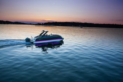 Harris-Pontoon-Boats-Crowne-250-SL-Sunset-Running-2025-08941