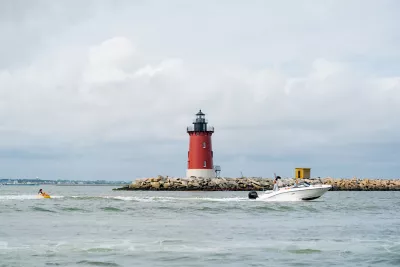 LIGHTHOUSE AT LEWES FERRY CANAL