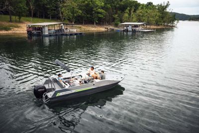 Lowe_Deck_Boat_Lounging_MY22
