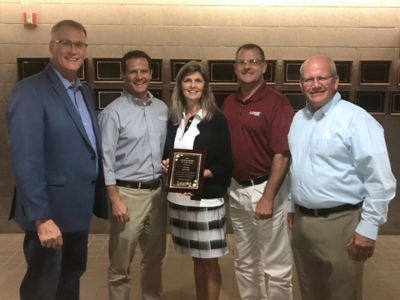 Lowe OwnerResources LOWE BOATS WINS LEBANON AREA CHAMBER OF COMMERCE LARGE BUSINESS AWARD