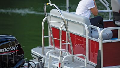 Lowe Boats UC160 Photo Gallery Image  6