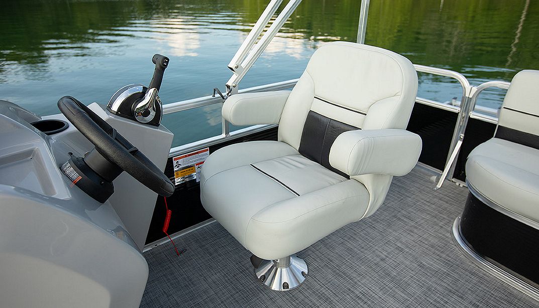 Lowe Boats UF202 Photo Gallery Image  9