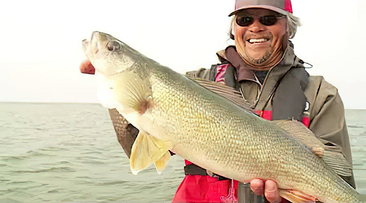 Lund-Boats-Ultimate-Fishing-Experience-2021-Episode-9-One-Two-Punch-Walleye-DRinLesauP8