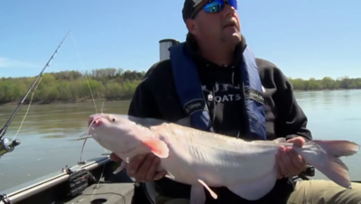 Lund-Ultimate-Fishing-Experience-2015-Episode-06-Mo-Blues-Please.mp40187