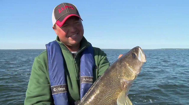 Lund-Ultimate-Fishing-Experience-2015-Episode-10-The-Versatile-Angler.mkv0176