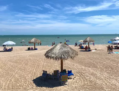 SUNNY DAY AT ROCKPORT BEACH NEAR FREEDOM BOAT CLUB