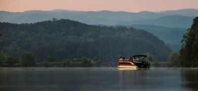Lowe SS Pontoon