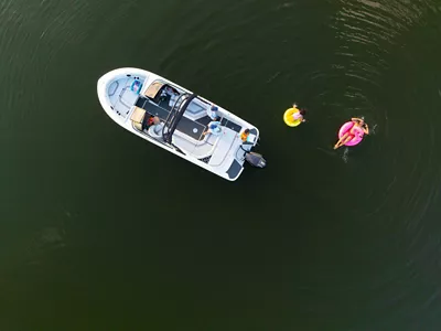 bayliner v22 drone overhead bowrider