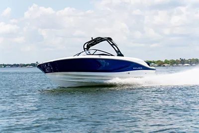 V22 Bowrider running