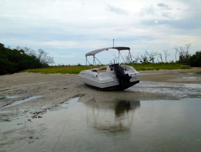 beached_boat_1024x768