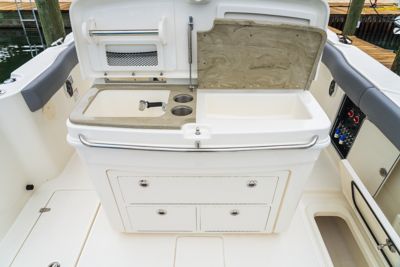 boston-whaler-outrage-330-2025-01727