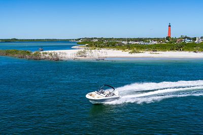 Boston Whaler 210 Vantage Dual Console Boat, Running Aerial View, Boat Underway